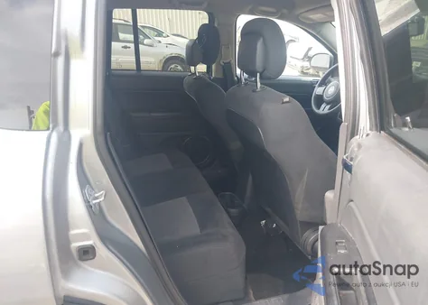 2016 Jeep Compass Sport из США, поврежденный, VIN 1C4NJCBA9GD560886